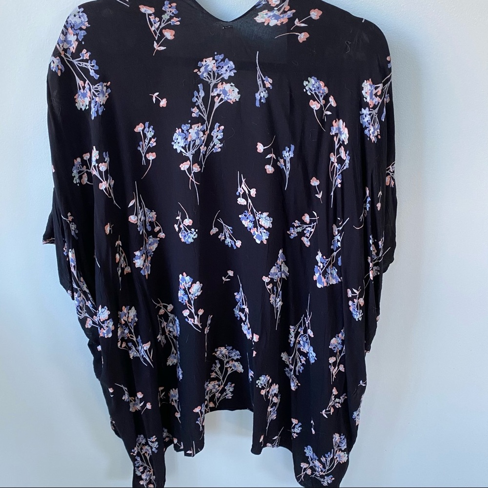 Francesca’s spring floral kimono duster